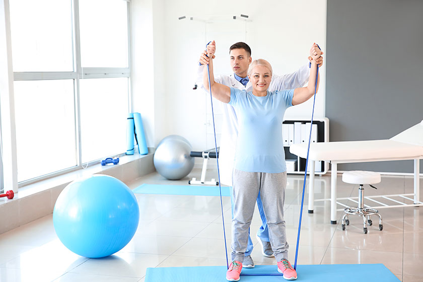 How Personal Care Facilities In Eagleville, PA Help Your Aging Parents Recover After Surgery